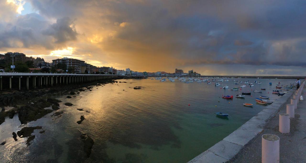 Castro Holidays - Vistas Mar Y Monte Centrico Garaje Gratis Castro Urdiales Exterior photo